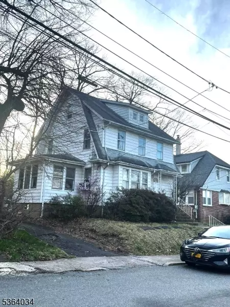 2 Forest Ct, Passaic, NJ 07055