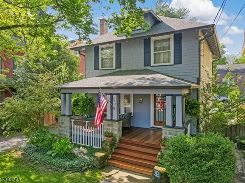 514 2nd St, Belvidere, NJ 07823