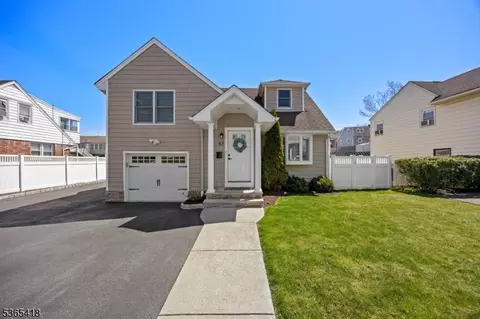 87 Mount Pleasant Ave, Woodland Park, NJ 07424
