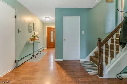 4 Broad View Pl, Flemington, NJ 08822 photo 2