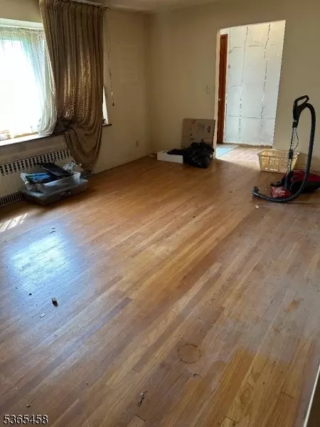33 Jerome Pl, Wayne, NJ 07470 photo 4