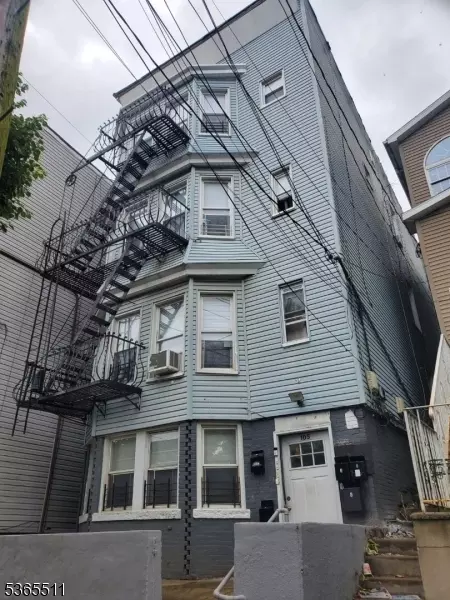 105 N 3rd St #3, Paterson, NJ 07522
