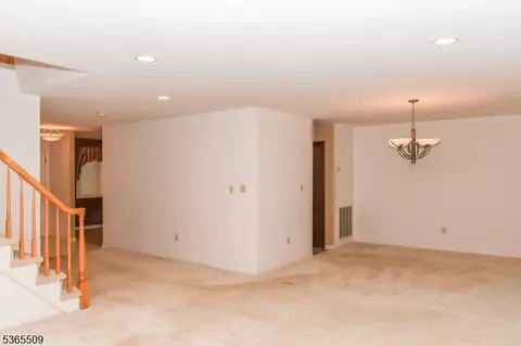 11 Coniston Ct, Wayne, NJ 07470 photo 12