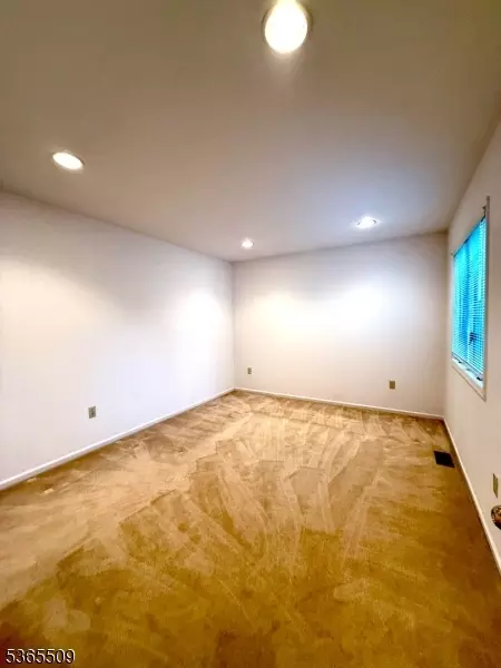 11 Coniston Ct, Wayne, NJ 07470 photo 22