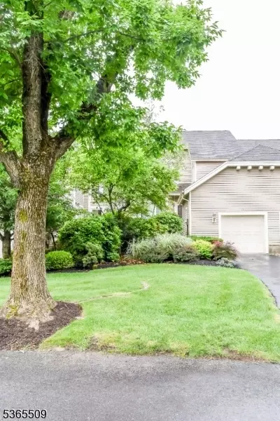 11 Coniston Ct, Wayne, NJ 07470 photo 2