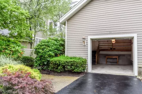 11 Coniston Ct, Wayne, NJ 07470 photo 32