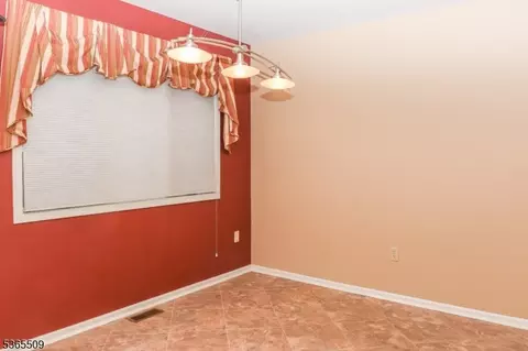 11 Coniston Ct, Wayne, NJ 07470 photo 7