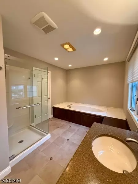 11 Coniston Ct, Wayne, NJ 07470 photo 19