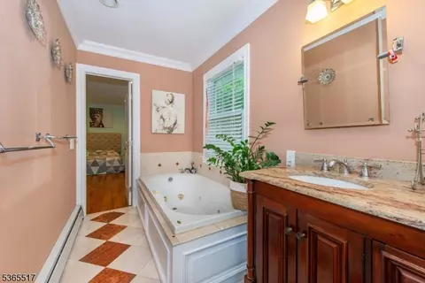 635 Alps Rd, Wayne, NJ 07470 photo 12