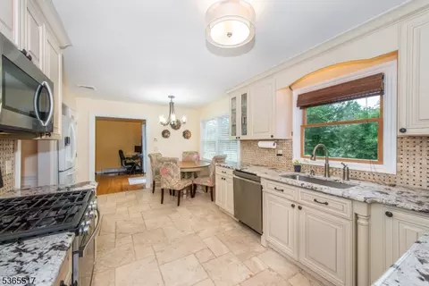 635 Alps Rd, Wayne, NJ 07470 photo 4