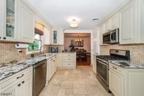 635 Alps Rd, Wayne, NJ 07470 photo 3