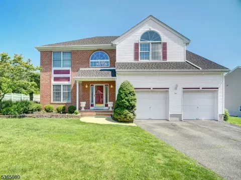 1 Lazarus Dr, Roxbury Twp, NJ 07852
