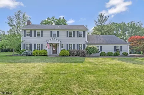 45 Tuxford Ter, Basking Ridge, NJ 07920