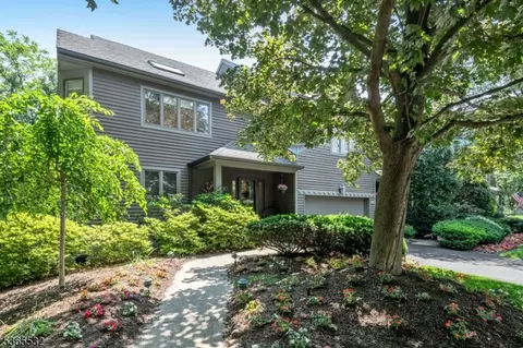 5 Pamrapo Ct, Glen Rock Boro, NJ 07452