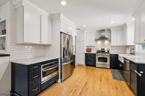 55 Ferndale Rd, Caldwell, NJ 07006