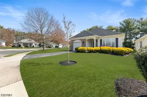 17 Evergreen Springs Dr, Lakewood, NJ 08701