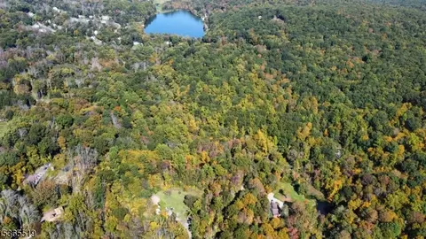 12 Pond Hollow Rd, Vernon Twp, NJ 07461