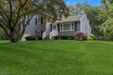 457 Valley Rd, Gillette, NJ 07933