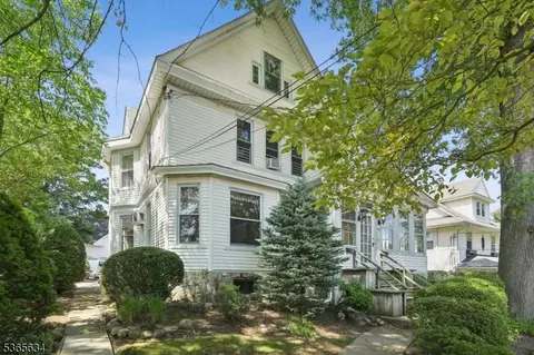 84 Oak St, Ridgewood, NJ 07450