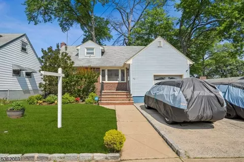 42 Mildred Ter, Vauxhall, NJ 07088