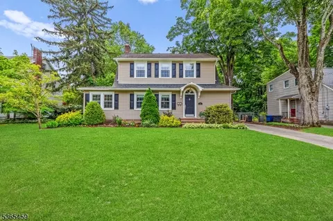 25 Park Ave, Pompton Plains, NJ 07444
