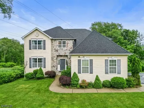 176 Randolph Ave, Mine Hill, NJ 07803