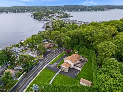 416 Windemere Ave, Mount Arlington, NJ 07856