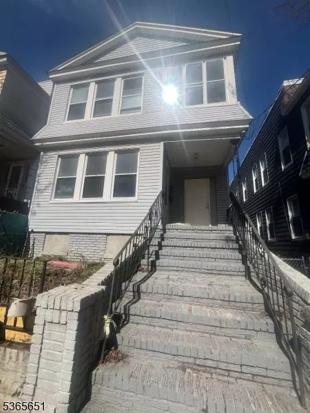 33 Rose Ter, Newark, NJ 07108