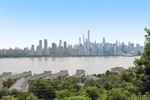 6309 Boulevard E #14, West New York, NJ 07093