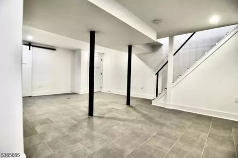 332 Undercliff Ave, Edgewater, NJ 07020 photo 12
