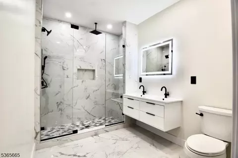 332 Undercliff Ave, Edgewater, NJ 07020 photo 5