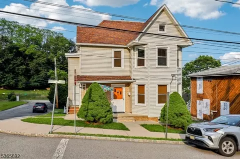 32 Hinchman Ave, Dover, NJ 07801