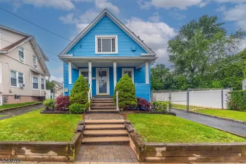 220 Victory St, Roselle, NJ 07203