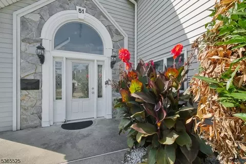 51 Greenbrook Rd, Middlesex, NJ 08846 photo 4