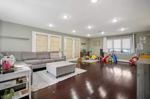51 Greenbrook Rd, Middlesex, NJ 08846 photo 15