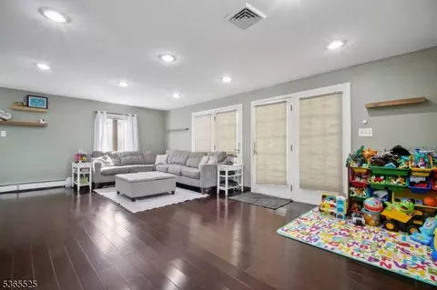 51 Greenbrook Rd, Middlesex, NJ 08846 photo 16