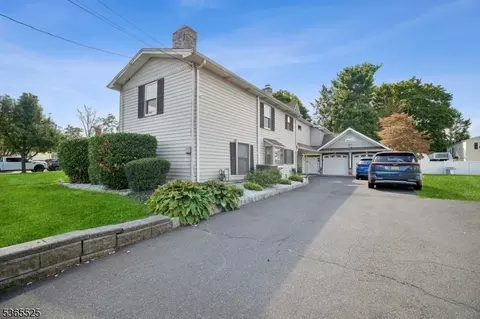51 Greenbrook Rd, Middlesex, NJ 08846 photo 3
