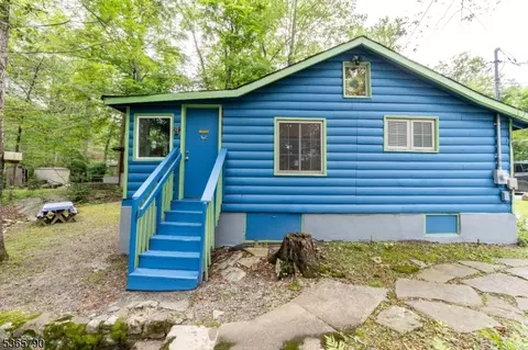 3 Maple Rd, Sussex, NJ 07461