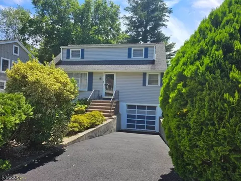 100 Grove St, Waldwick, NJ 07463