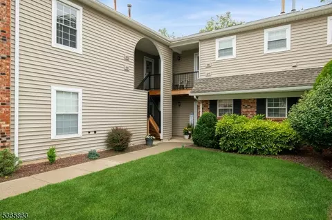 100 Neilly Ct, Old Bridge, NJ 08857