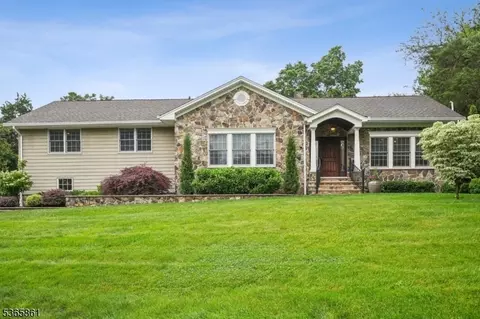 27 Wesley Ct, New Providence, NJ 07974