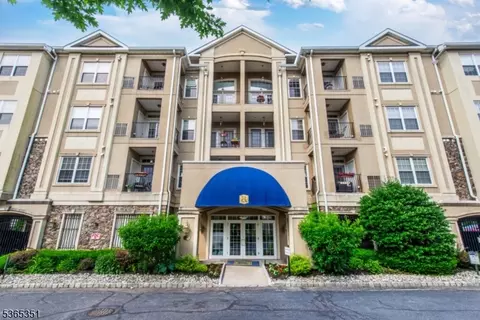 8203 Harcourt Rd #8203, Clifton, NJ 07013