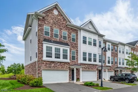 2 Gerhard Pl, Morristown, NJ 07960