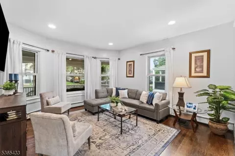 27 Hillside Ave, Chatham, NJ 07928