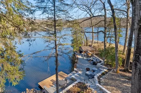 60 W Shore Dr, Bloomingdale Boro, NJ 07420 photo 38