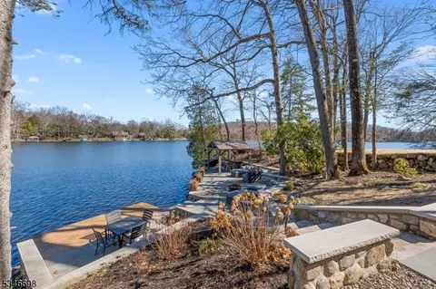 60 W Shore Dr, Bloomingdale Boro, NJ 07420 photo 40