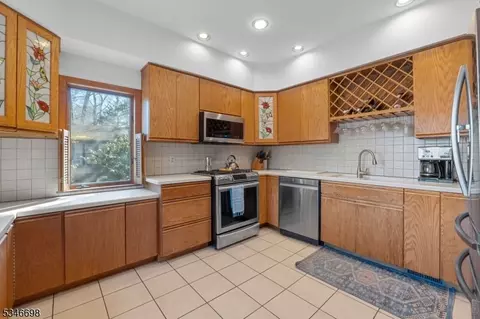 60 W Shore Dr, Bloomingdale Boro, NJ 07420 photo 7