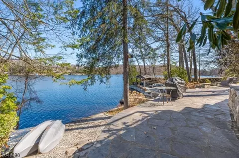 60 W Shore Dr, Bloomingdale Boro, NJ 07420 photo 41