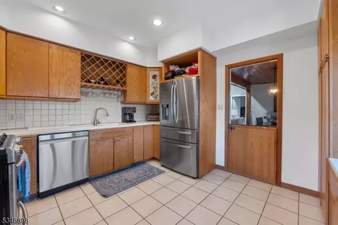 60 W Shore Dr, Bloomingdale Boro, NJ 07420 photo 8