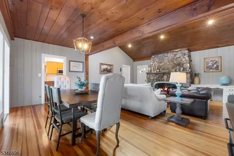 60 W Shore Dr, Bloomingdale Boro, NJ 07420 photo 14